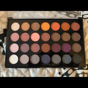 Sephora Makeup - New BH cosmetics Neutrals 28 color shadow palette Sephora Makeup - New BH cosmetics Neutrals 28 color shadow palette